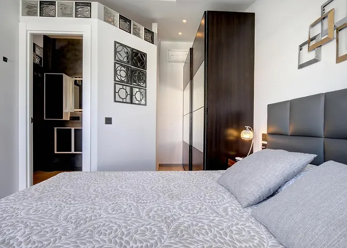 דירה Penthouse Deluxe, Carolina Park, מארבלה
